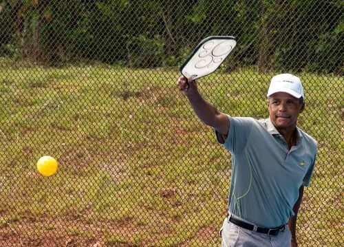 possible to play in grass pickleball court