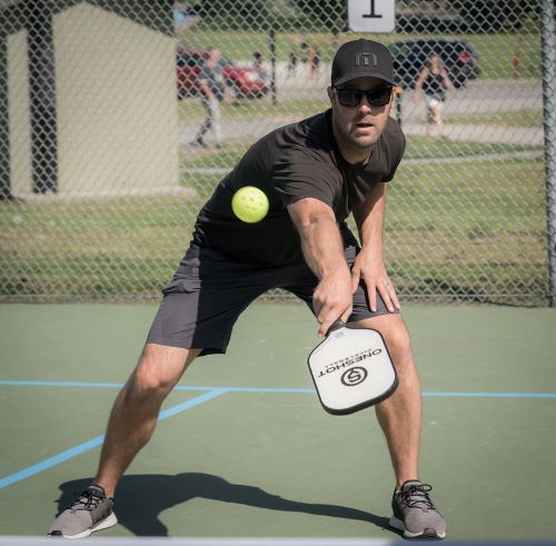 using focus training pickleball paddle